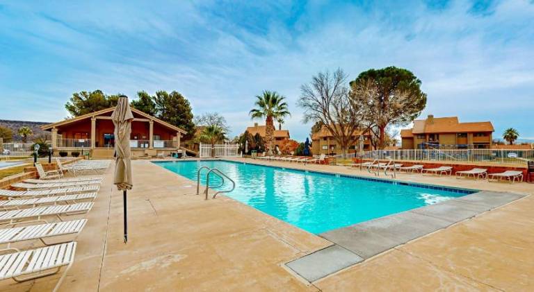 Holiday apartment with pool & jacuzzi — photo 2