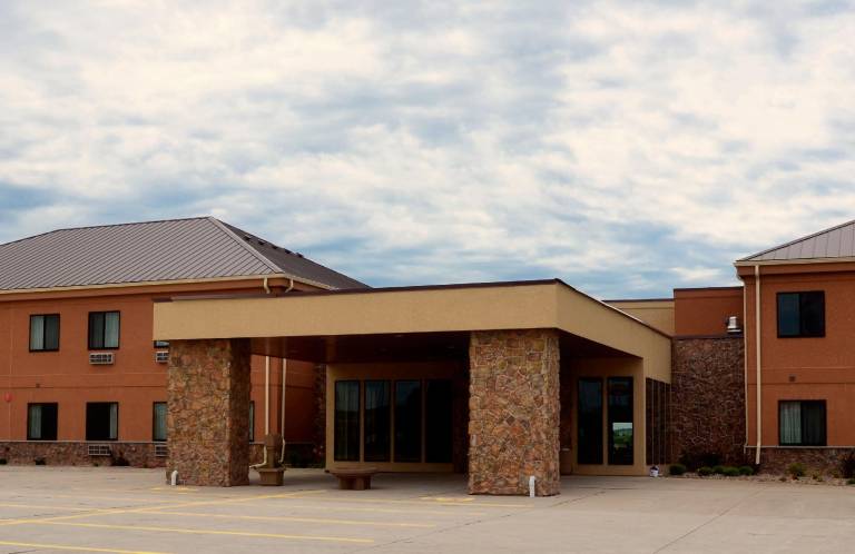Cobblestone Inn & Suites - Newton in Newton, IA