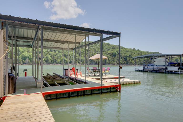 Enjoy watersports and honky-tonk with a La Follette vacation rental - HomeToGo