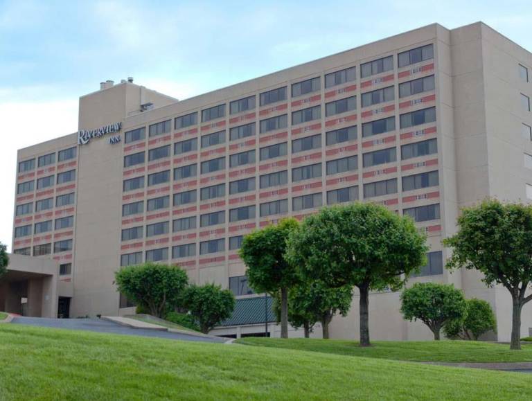 DoubleTree by Hilton Clarksville Riverview in Clarksville, TN