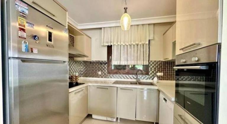 Villa with barbecue, private pool & garden — photo 4