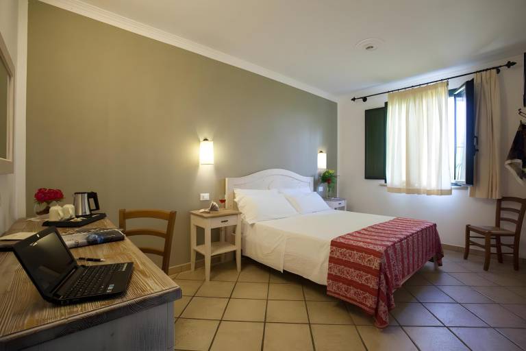 Family-friendly farm with garden, pool & terrace | Dogs allowed in Salve