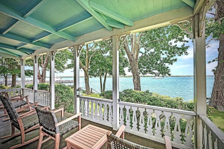 House  Shelter Island Heights