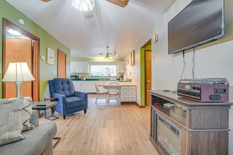 Quaint Zanesville Home w/ Game Room & Yard! — photo 5