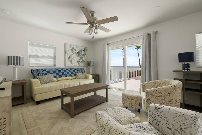 Family-friendly lovely vacation home with private pool, patio & garden | Close to the beach | Pet-friendly — photo 4