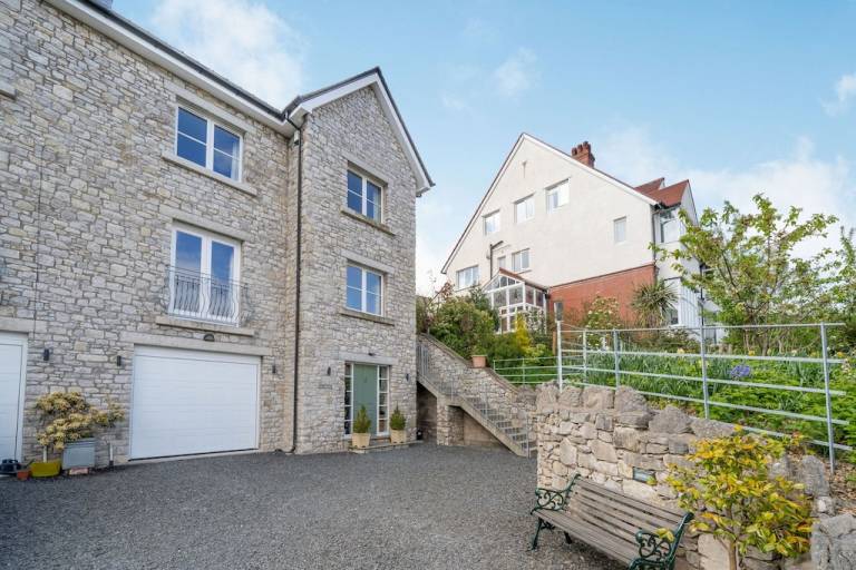 Cottage Grange-Over-Sands