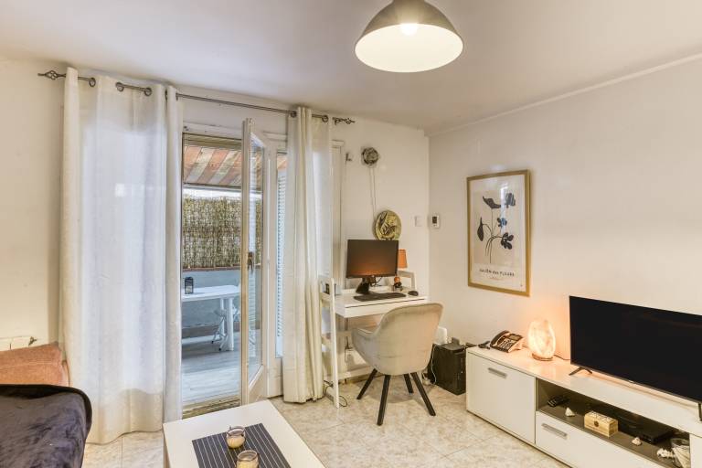 Apartment with patio & fast internet | Good for workation — photo 5