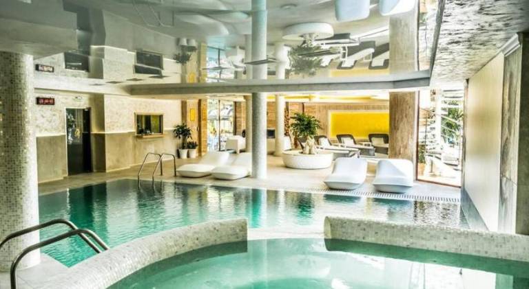 Rental apartment with patio, sauna & hot tub | Perfect for remote work — photo 3