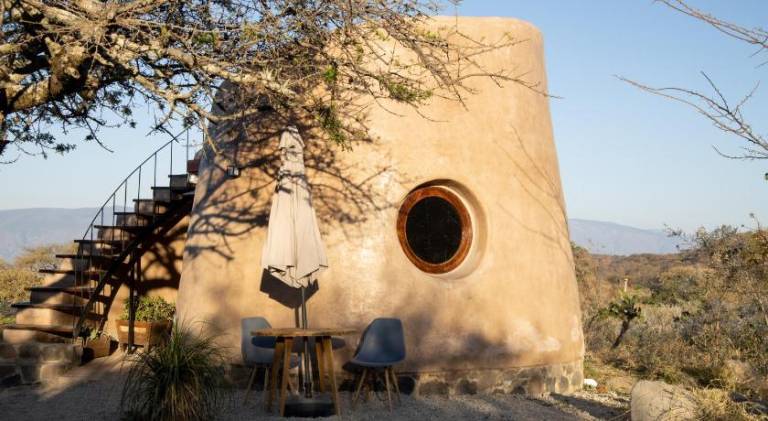 Lovely vacation home with terrace & yard | Pets allowed — photo 4