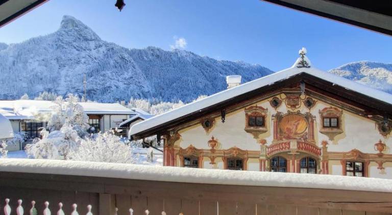 Holiday apartment with sauna & terrace | Pets are welcome in Oberammergau