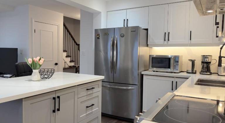 Stylish Home in Prime Location North of Toronto — photo 5
