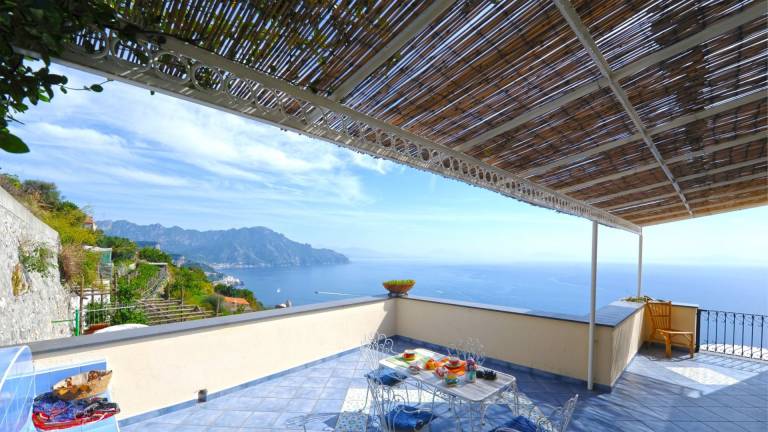 Villa with private pool, garden & patio — photo 4