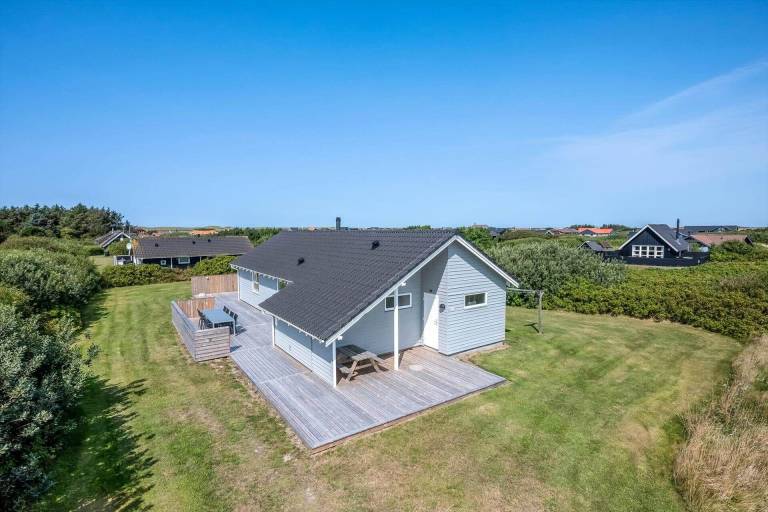 Fully equipped big vacation home with patio, sauna & BBQ | Pets are welcome — photo 2