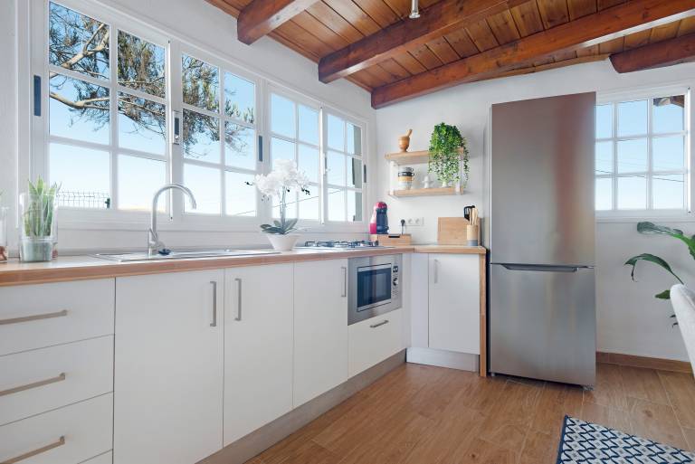 Beautiful vacation home with grill, fast internet & patio | Sea view | Good for workation | Pets allowed — photo 5
