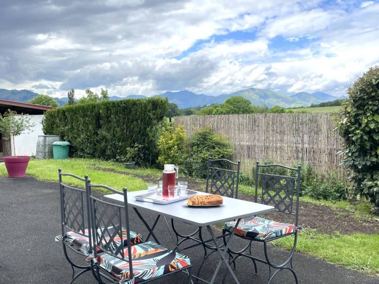 Gite with terrace, garden & barbecue — photo 2