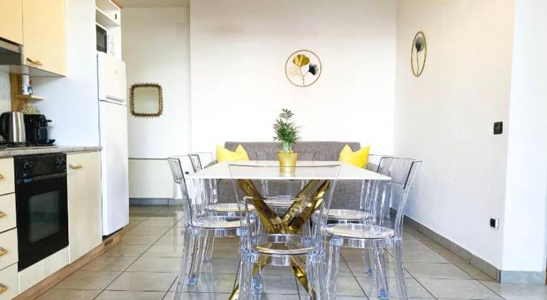 Holiday apartment with 2 rooms for 6 persons in Alba Adriatica
