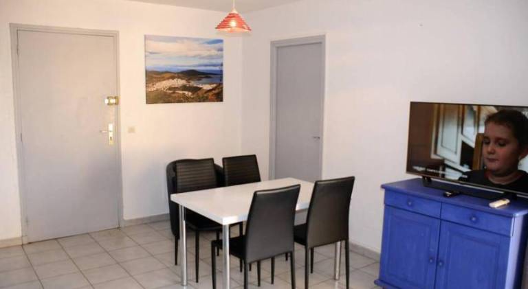 Rental apartment with 3 rooms for 6 persons — photo 3