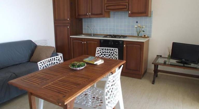 Apartment with grill & garden — photo 5