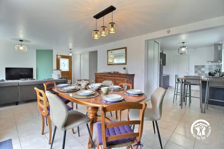 Gite with BBQ, garden & patio | Pet-friendly in Vannes