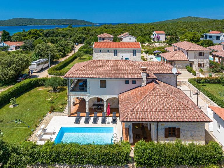 Family-friendly villa with terrace, sauna & grill | Pets are welcome — photo 2