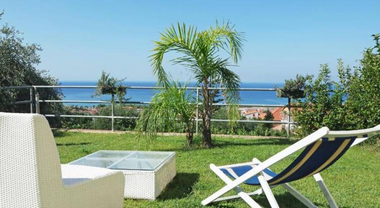 Rental apartment with 2 rooms for 4 persons in Ascea
