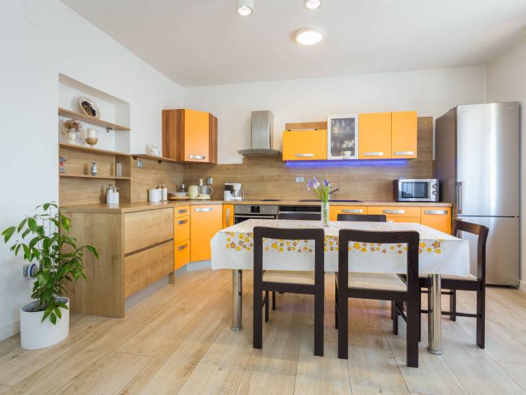 Apartment with barbecue & patio — photo 3