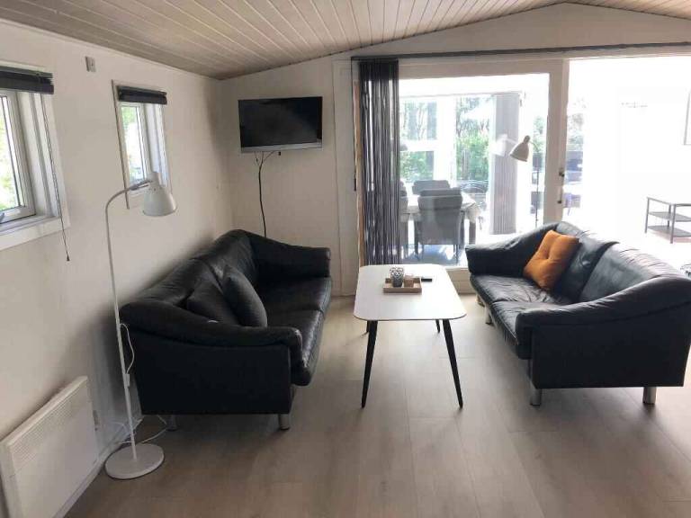 Family-friendly nice house with BBQ & yard | Beach nearby | Pets allowed — photo 5