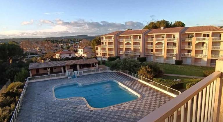 Pleasant apartment with pool | Pets allowed — photo 3