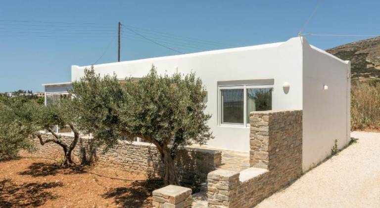 Andriana's 1 - Cycladic Home with Garden, Paros in Paros