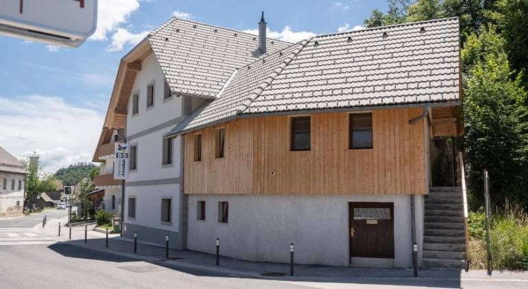 Holiday apartment with sauna & terrace in Bled