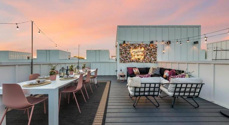 Bourbon & Bubbles - Rooftop Hot Tub & Speakeasy — photo 4