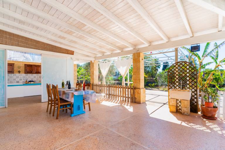 Vacation home with terrace — photo 2
