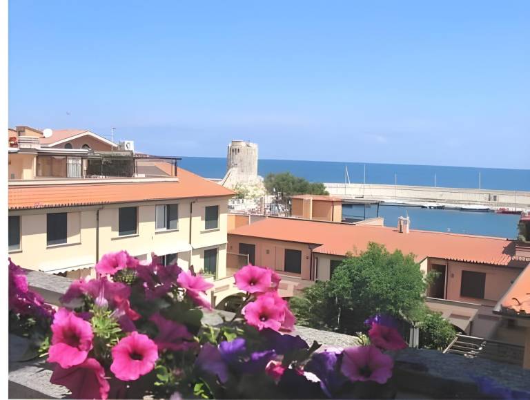 Hotel Yacht Club in Marciana