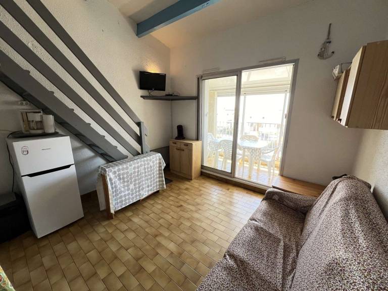 Studio with cabin mezzanine for 4 pers, loggia, near beach, private parking — photo 4