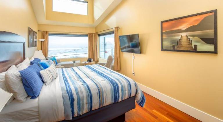 Three Arch Inn in Tillamook, OR