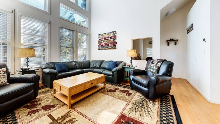 Snowcreek V 840 Spacious with Mountain Views, Gas Grill, Washer Dryer and More — photo 5