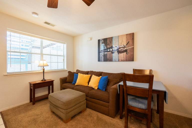 Condo with barbecue & patio | Lake view — photo 4