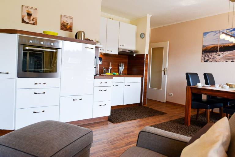LM08  Ferienwohnung mit 2 Balkonen Hochpaterre  – zentral & gemütlich" — photo 3