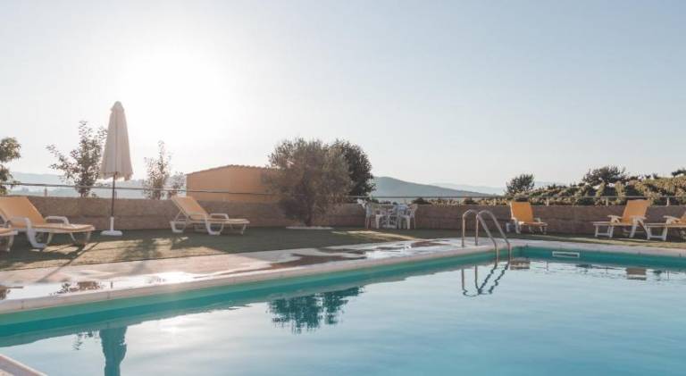 Fully equipped house with private pool, yard & grill | Pet-friendly in Viseu