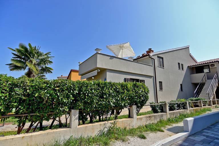 Rental apartment with barbecue & terrace — photo 2