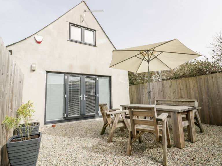 Cottage with yard in Tintagel