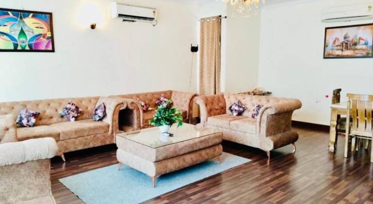 Rental apartment with terrace & yard — photo 3