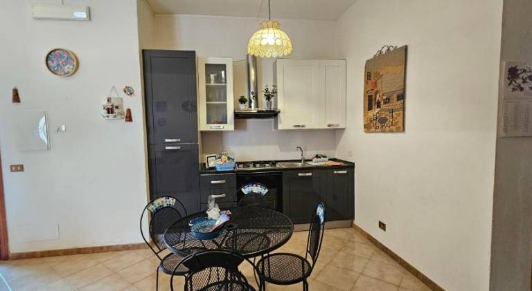Apartment with 4 rooms for 7 persons — photo 4