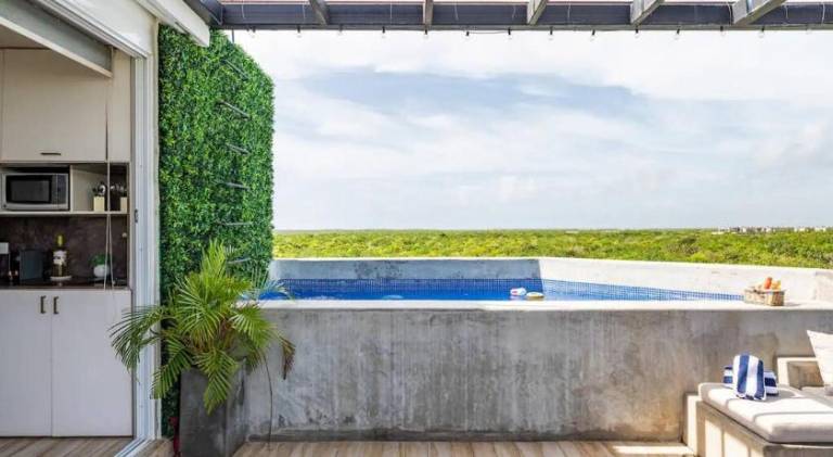 Apartment with pool — photo 5