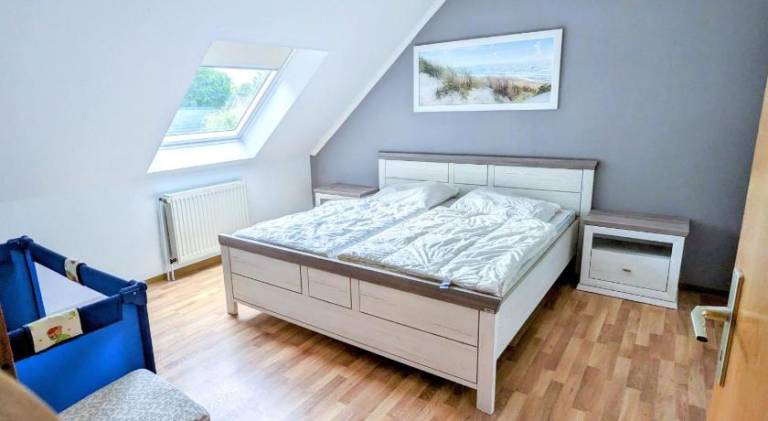 Holiday apartment with patio in Wangerland