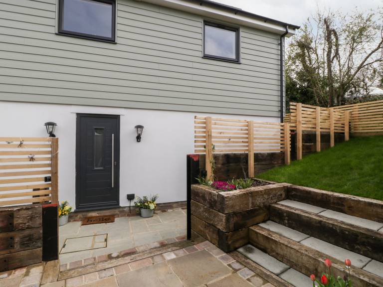 Family-friendly charming cottage with garden | Pets are welcome — photo 4