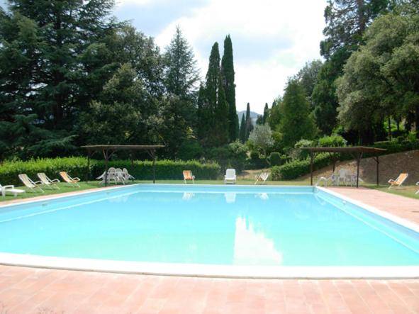Villa with yard, pool & patio — photo 5