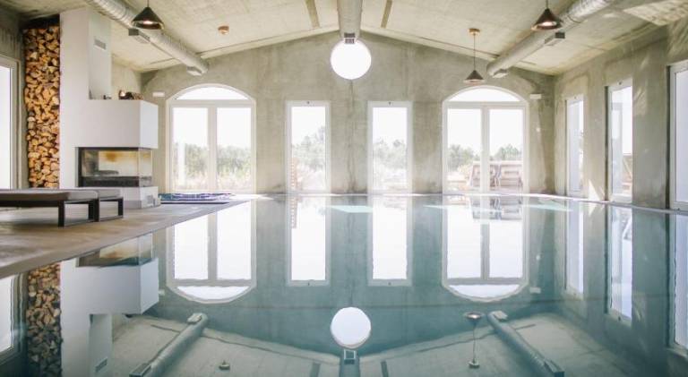 Vacation home with sauna, pool & patio — photo 3