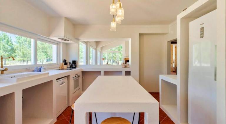Fully equipped beautiful house with private pool, barbecue & yard | Pets allowed — photo 5