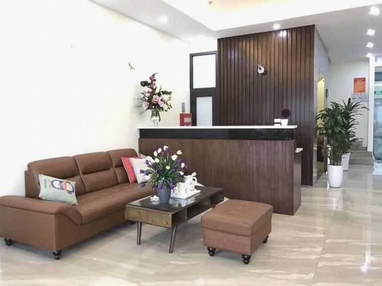 Serviced apartment with patio & jacuzzi — photo 2